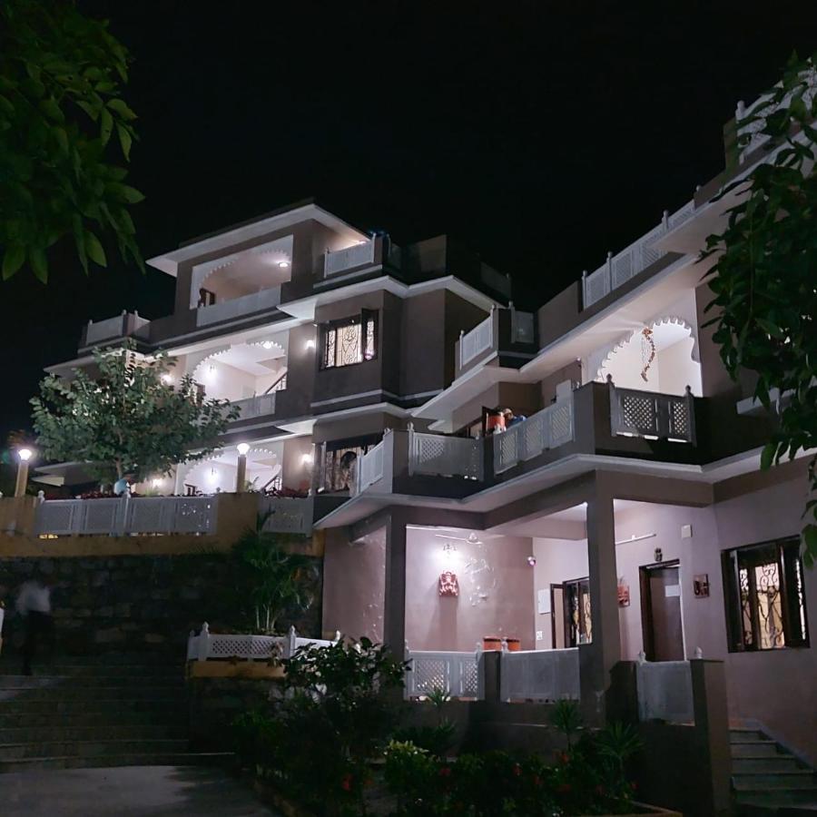 Отель Mewar Mansion Удайпур Экстерьер фото